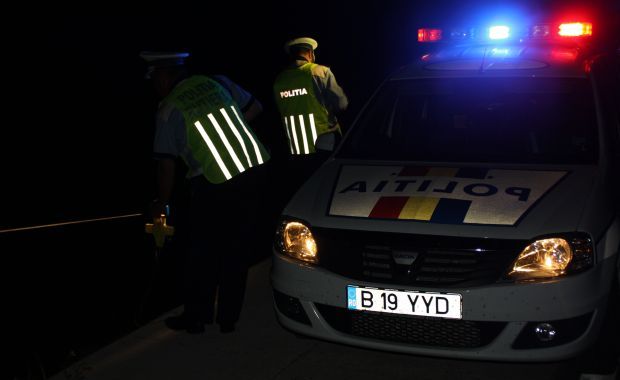 Autoutilitară avariată de un şofer beat