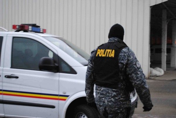 Percheziţii la membrii unei grupări specializate în evaziune fiscală