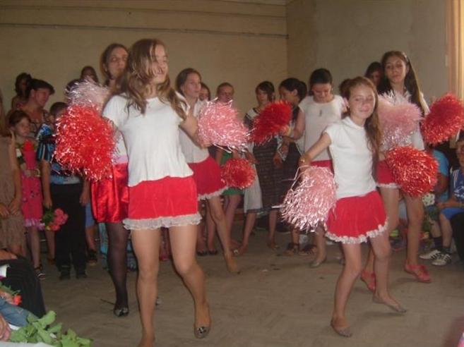 Şcoala Bălăneşti participă la concursul „Picături de lumină”