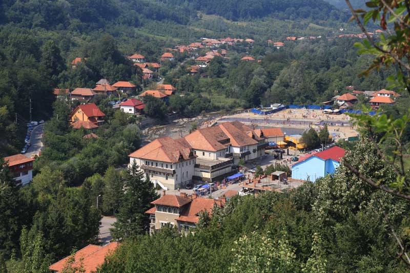 Gura târgului – Peste un miliard, datorii pentru gunoiul din Săcelu