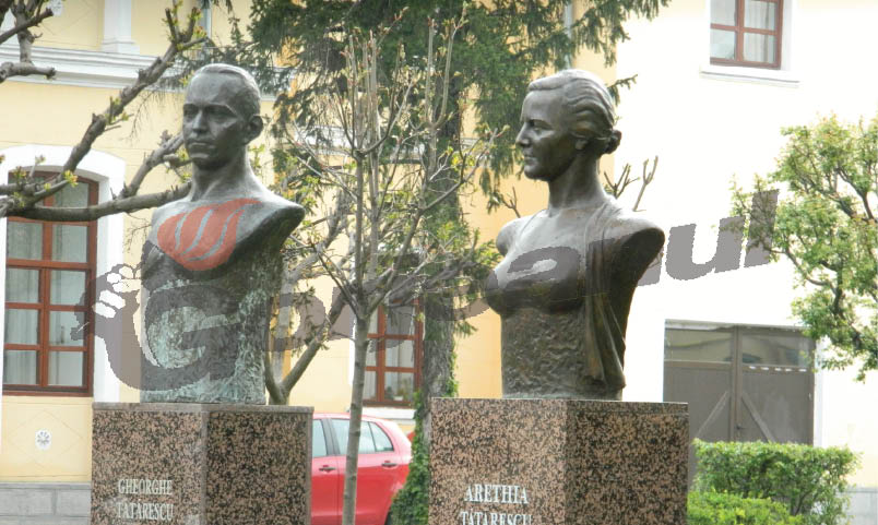 Bustul Arethiei Tătărăscu – neautorizat, pe motiv de sâni prea mari