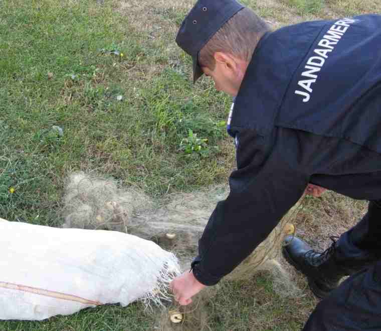 Cercetat pentru pescuit în perioada de prohibiţie