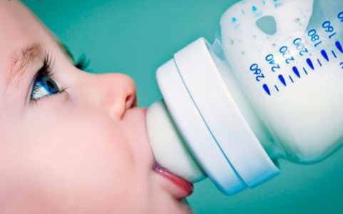 132 de bebeluşi primesc lapte praf gratuit