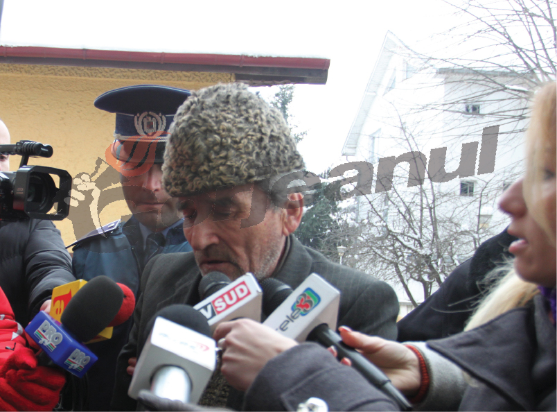 Trimis în judecată după ce şi-a ucis fratele geamăn