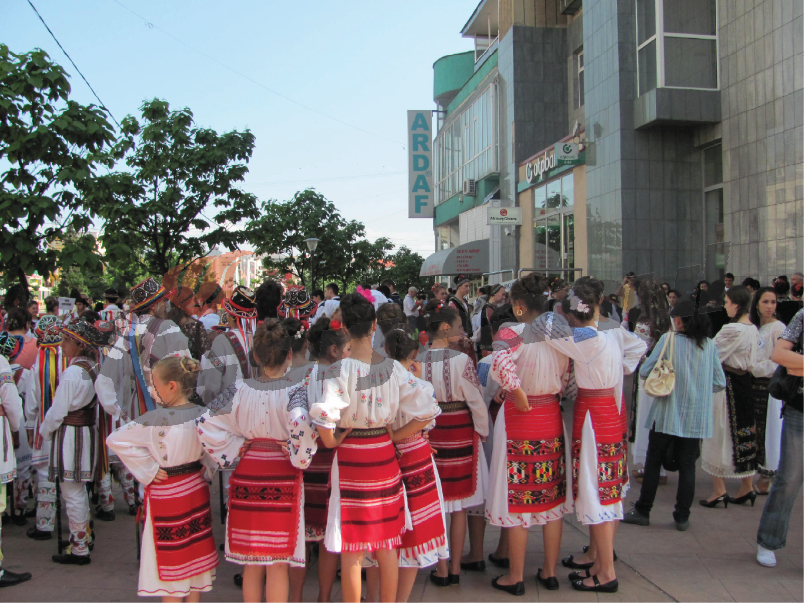 Sfârşit de săptămână plin de folclor