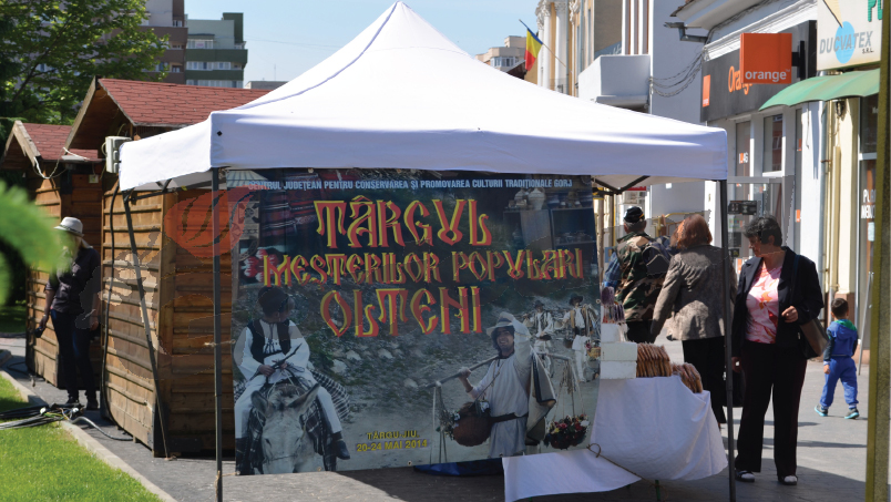 Zeci de meşteri populari din ţară şi-au dat întâlnire la Târgu-Jiu