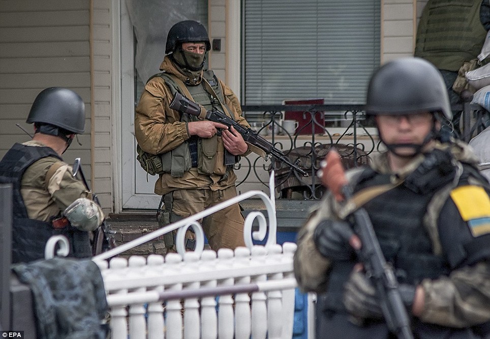 Ucraina: Cinci morți într-un schimb de focuri între separatiștii proruși și soldații ucraineni lângă Donețk