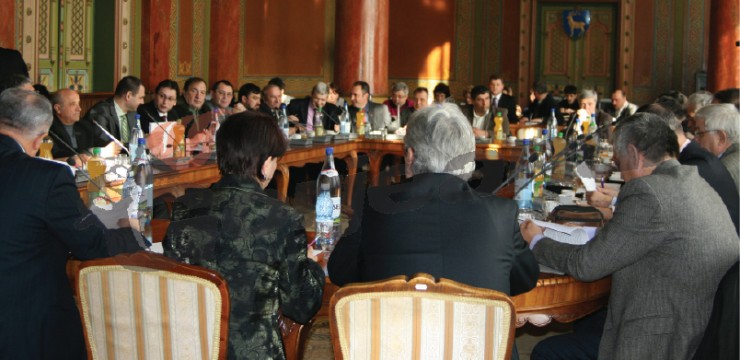 Opoziția vrea majoritate în Consiliul Județean!