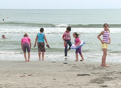 100 de elevi din Rovinari, la mare pe banii primăriei