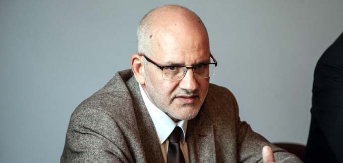 Neaga, în vizită neanunțată pe DN 66. Muncitorii tăiau frunză la câini