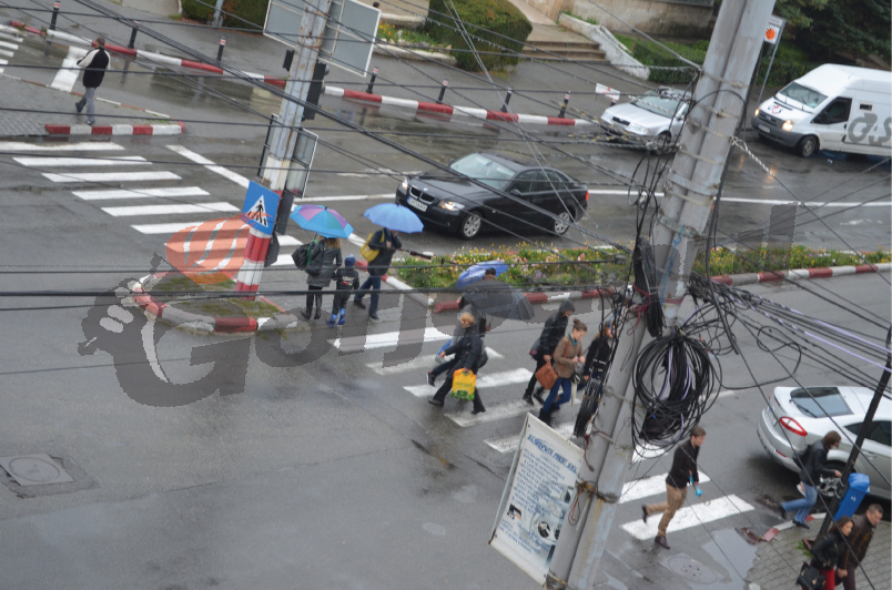 În Gorj, continuă să plouă