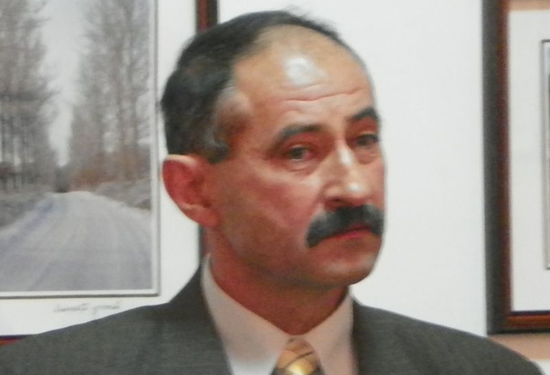 „Între Caragiale şi Eminescu” (eseu şi ironie…)