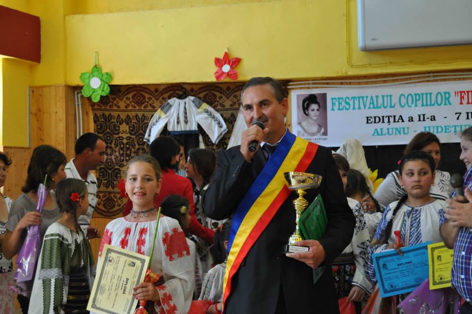 Trofeul Festivalului „Filofteia Lăcătuşu”, adjudecat de târgujianca Maria Vătavu