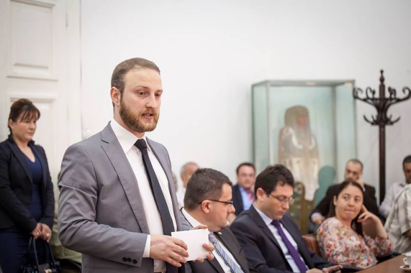 Teodorescu, la susţinerea tezei de doctorat a colegului Andrei Tinu