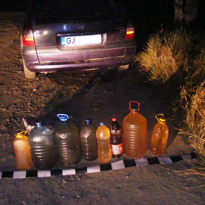 Angajatul unui parc petrolier, prins la furat de combustibil