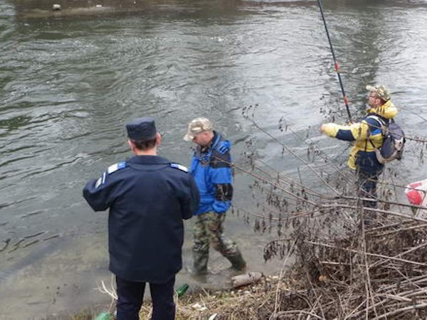 Pescuitul în perioada de prohibiţie, sancţionat de jandarmi
