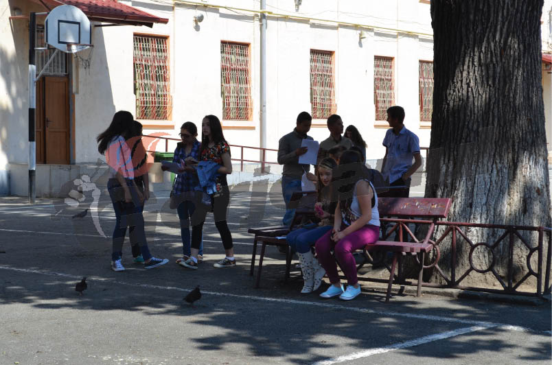 A început Evaluarea Naţională