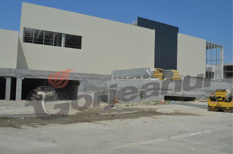 Construcţiile la Mall şi Dedeman, avansate