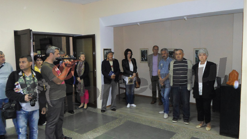 Cronica plastică – IVAN KANCHEV, LA TÂRGU JIU sau expoziţia “Nebănuitele trepte”