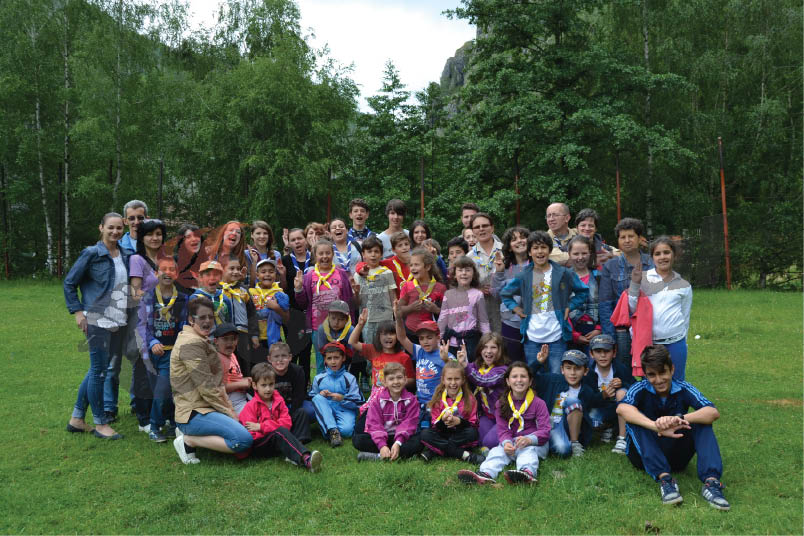 Micii cercetaşi au depus jurământul la Baia de Fier