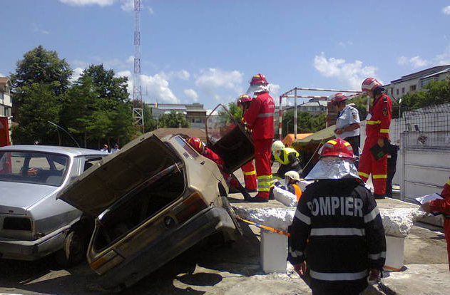 Competiţie naţională de descarcerare şi acordare a primului ajutor la Craiova