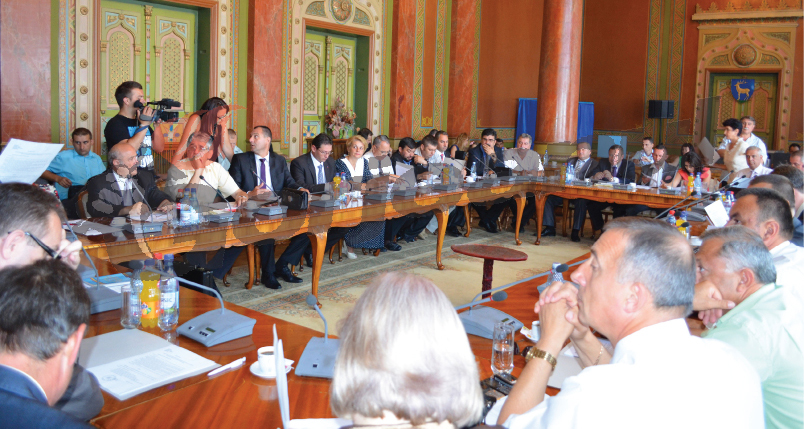 PNL şi-a bătut joc de majoritatea din Consiliul Judeţean: Cu cine bate palma Călinoiu?