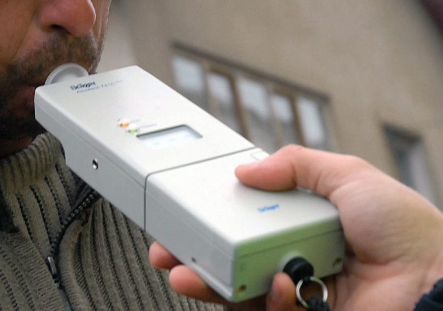 Depistaţi la volan cu o alcoolemie peste limita legală