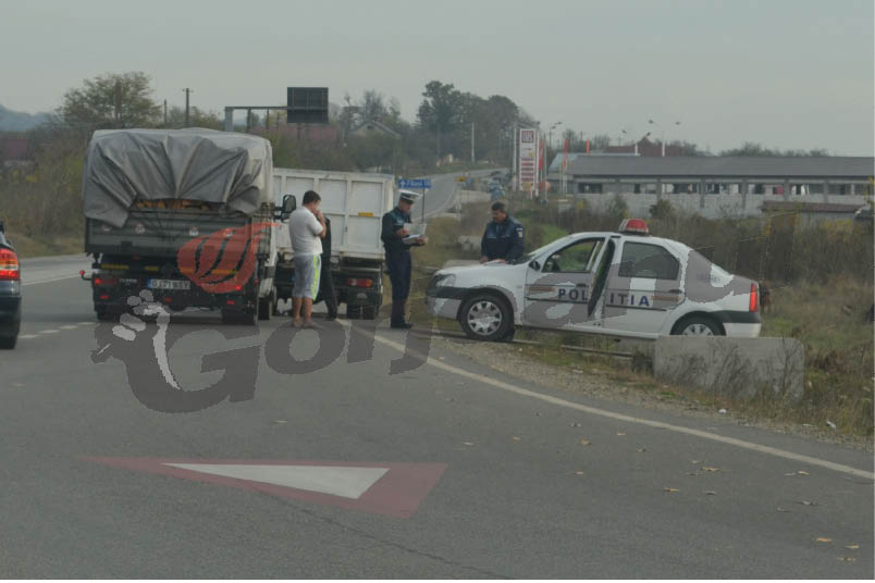 La volan cu permisul suspendat