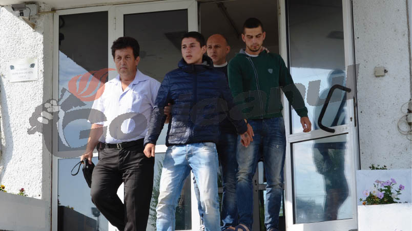 Doi tineri de 18 ani, arestaţi pentru tâlhărie