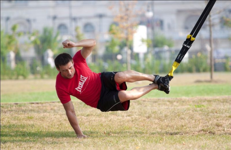 Pandurii se antrenează cu “tatăl” TRX-ului în România