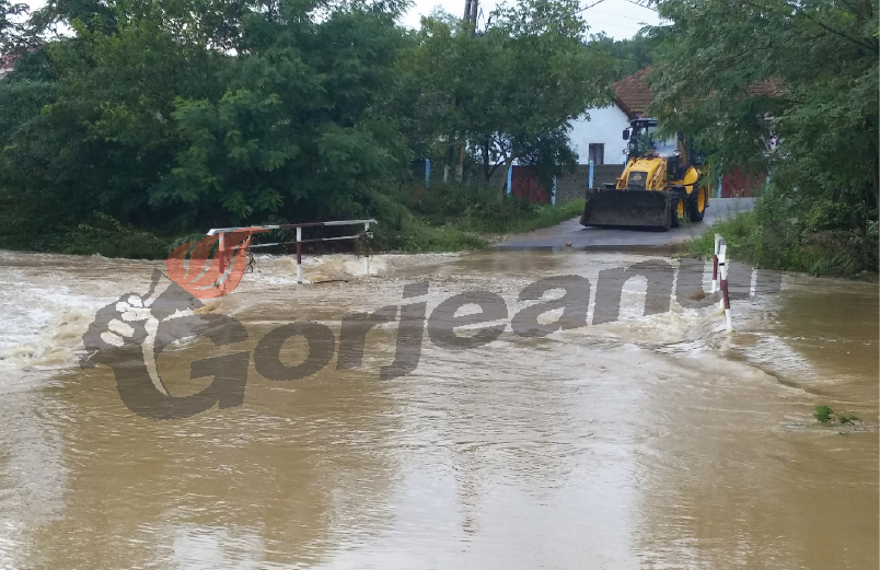 Ploi abundente și inundații mărunte