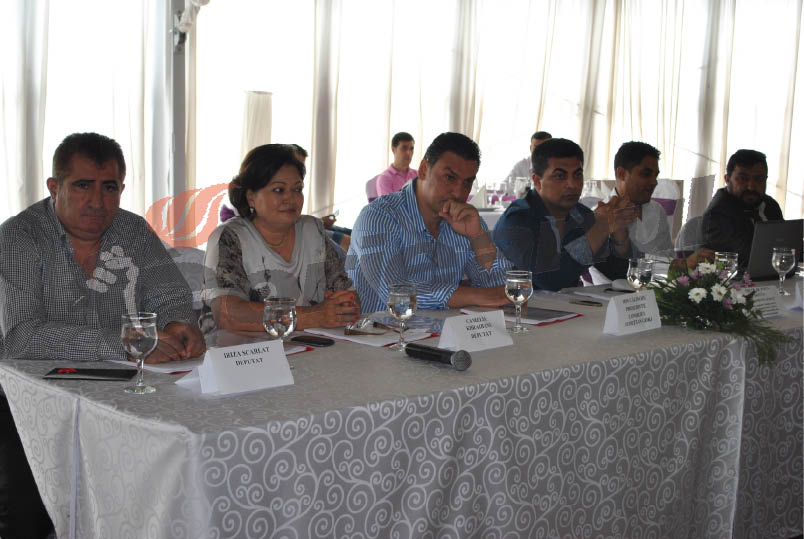 Romii lui Păun şi Pavel îi promit susţinere lui Ponta la prezidenţiale