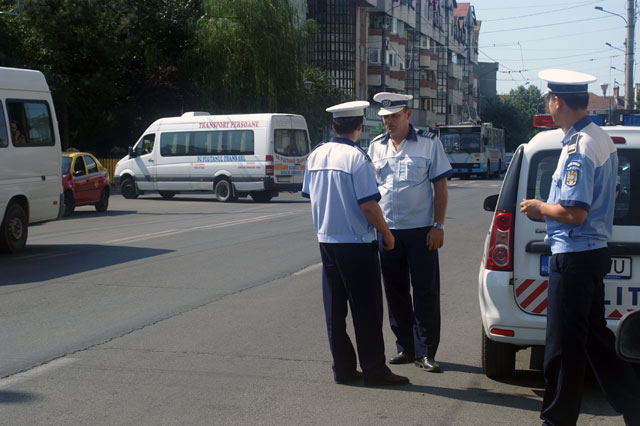 Maşină furată din Germania, înmatriculată cu acte false în Gorj