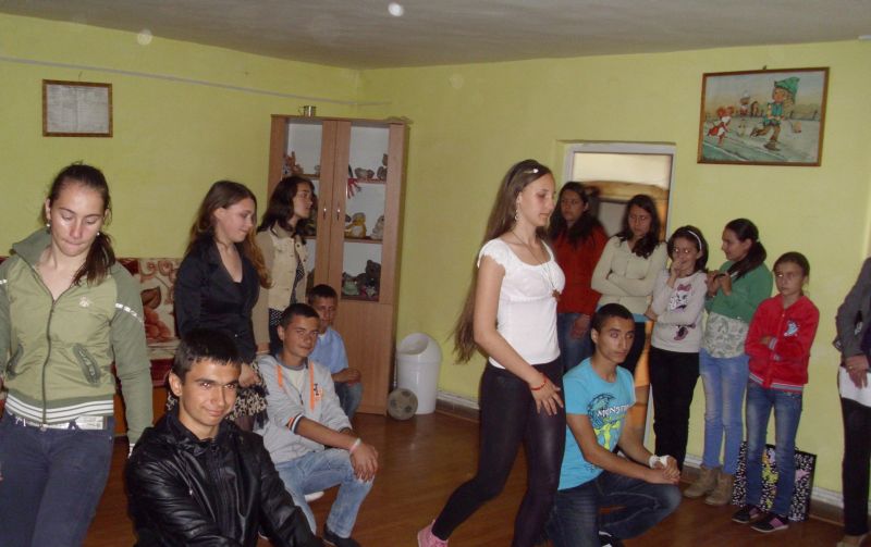 Copii din case de tip familial, reintegraţi în familiile naturale