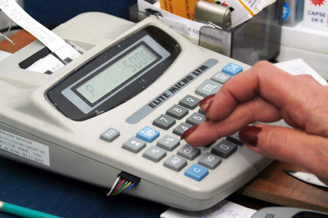 Evaziune fiscală de peste 32.000 de lei la Peştişani