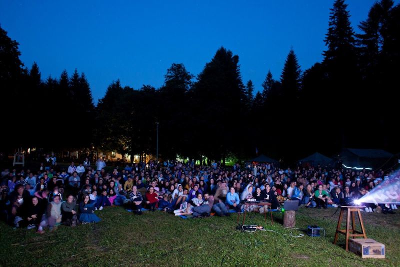 Tineri din Gorj, în Tabăra Națională de Jurnalistică