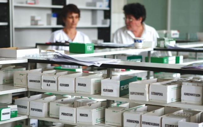 Farmaciile autorizate vor putea vinde online medicamente care se eliberează fără reţetă