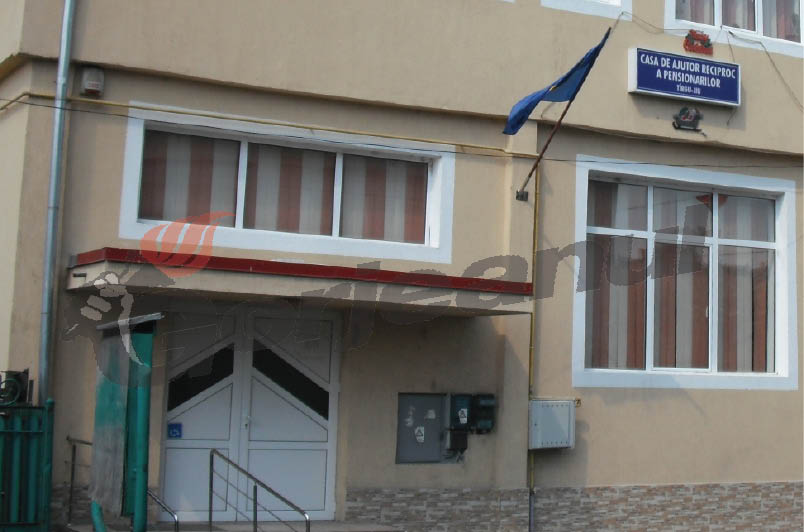 Împrumuturi pe bandă rulantă la CARP Târgu-Jiu