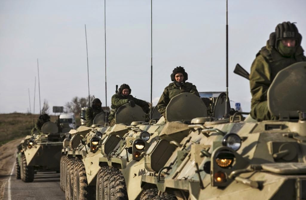 Kievul: Rusia a mobilizat 45.000 de militari la frontierele Ucrainei. Kremlin: Rusia va trimite un transport umanitar, fără escortă militară, în estul Ucrainei