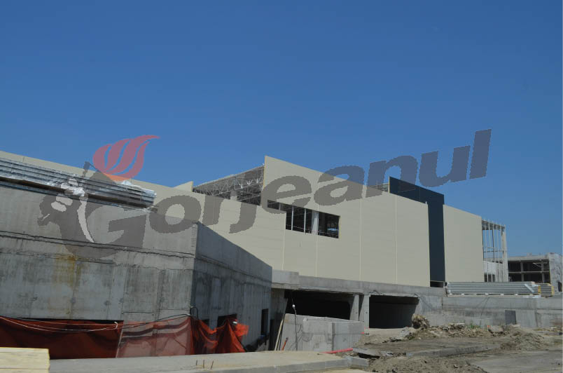 Accidentat la mall-ul din Târgu-Jiu