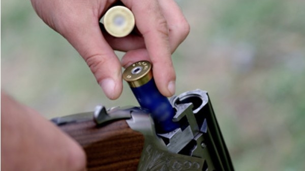 Cercetat pentru nerespectarea regimului armelor şi muniţiilor