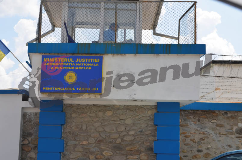 Gura târgului – Brânză cu 50 de lei kilogramul la magazinul puşcăriei