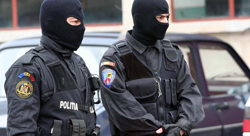 Proxeneţii de la Roşiuţa, 30 de zile în arest