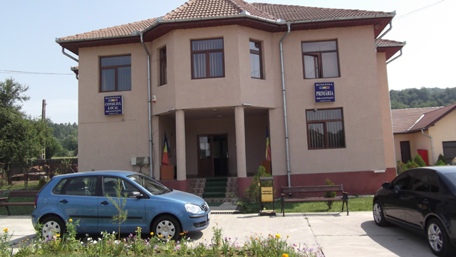 Angajări la Primăriile Bolboşi şi Dragoteşti