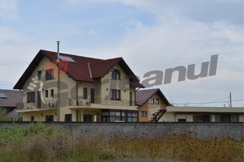 Vilele bugetarilor de pe Bicaz bat casele baştanilor din Primăverii