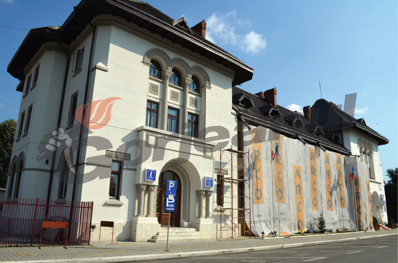 Lucrările de hidroizolaţie ale Primăriei Târgu-Jiu, stopate pe parcursul anchetei procurorilor