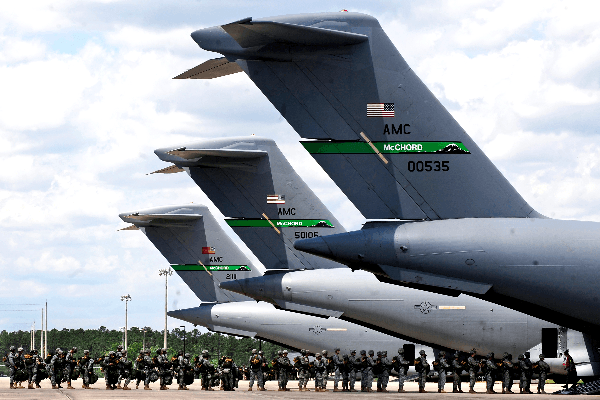 Summit NATO în Marea Britanie, la care participă 60 de şefi de stat şi de Guvern