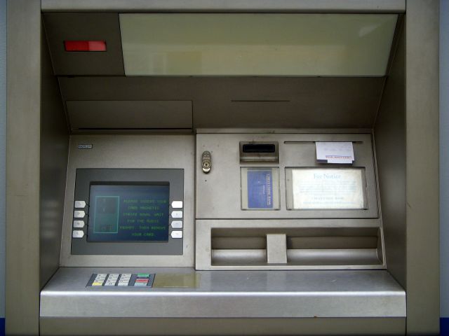 Protecţia Consumatorilor impune noi reguli băncilor