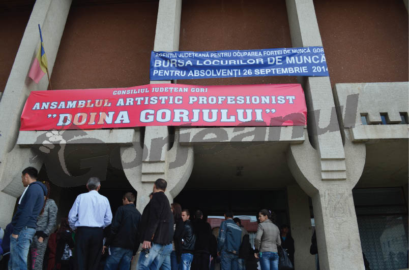 62 de absolvenţi angajaţi pe loc la Bursa AJOFM