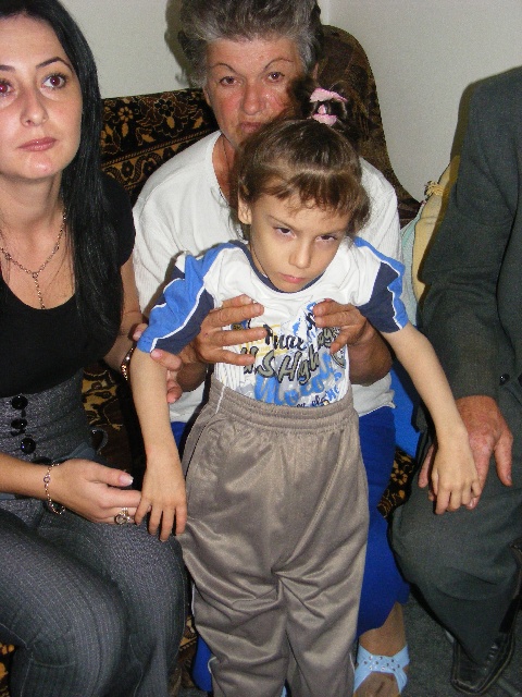 Laura are nevoie urgent de 3000 de lei pentru o operaţie la bazin